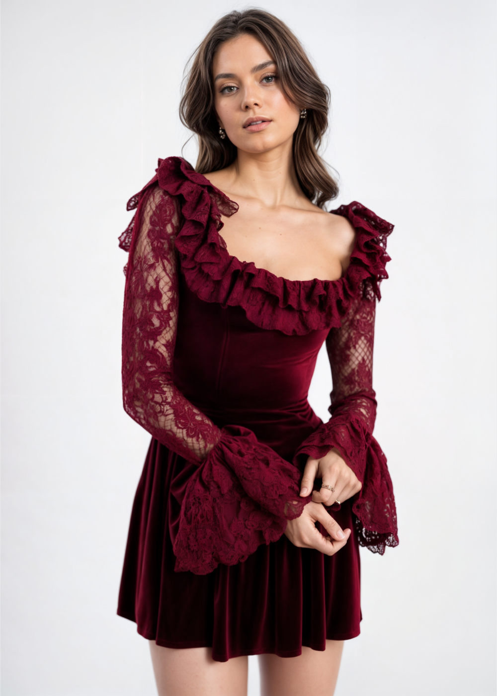Vivienne | Mini-Kleid aus bordeauxroter Spitze